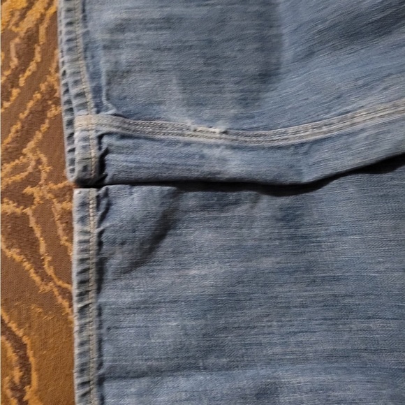 36x32 Levi's 514 unisex jeans with fold over button flap back pockets. - Picture 3 of 8